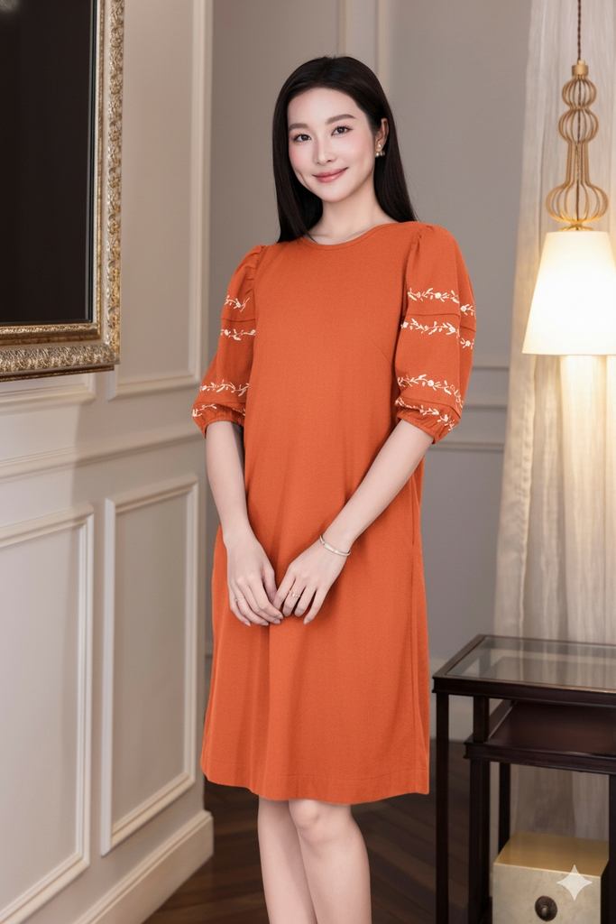 SWANLAKE | Váy Đầm Nữ Suông Vải Linen Tay Bí Lỡ Thêu Hoa Cổ Tròn Có Túi Công Sở Thanh Lịch D12768LW01