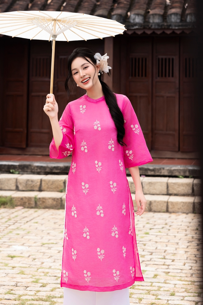 Áo Dài Tuyết An Thêu Hoa Trắng Hai Lớp Chất Tơ Swanlake (Không bao gồm quần) - L11989LW01