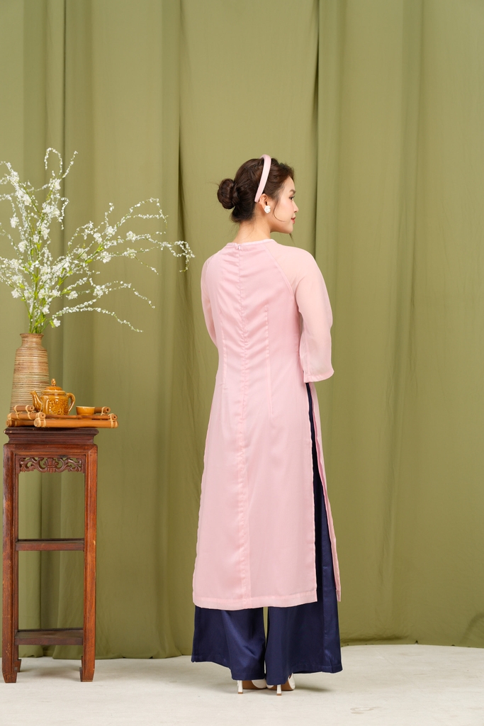 Áo Dài Đoan An Cổ Tròn Thêu Hoa Hai Lớp Chất Tơ Lót Lụa Chiffon Swanlake (Không bao gồm quần) - L12008LW01