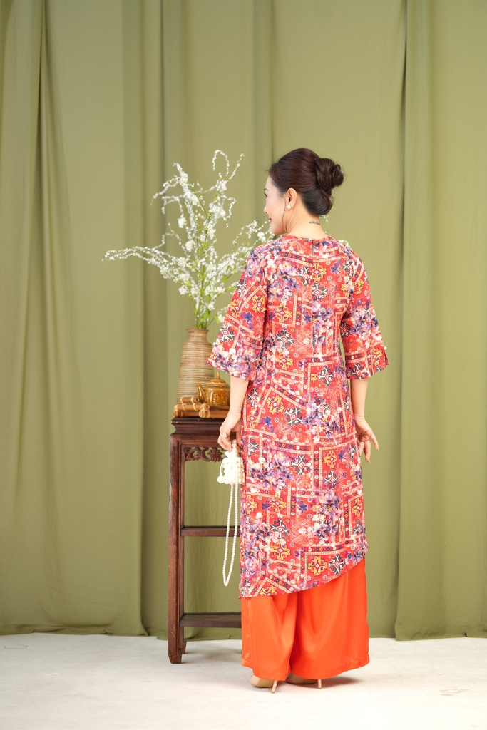 M-Collection - Áo Dài Cổ Tròn Thắt Bính Đính Ngọc Trai Chất Đũi Hàn Một Lớp - L12012LW01