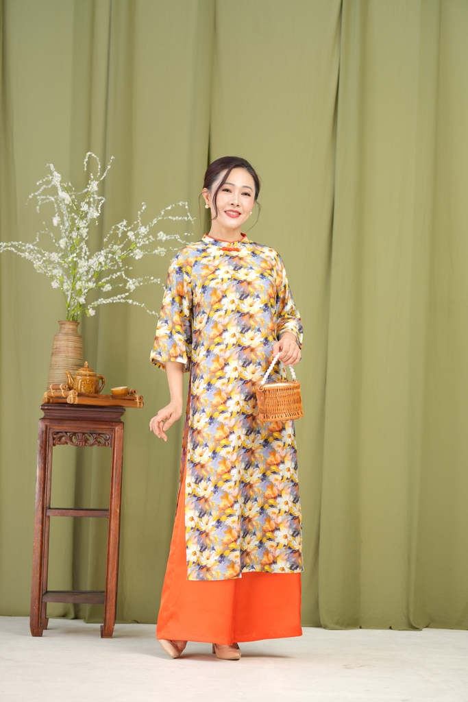 Áo Dài Cát An Hoa Kết Đính Nút Tàu Ở Cổ Một Lớp Chất Đũi Hàn Swanlake (Không bao gồm quần) - L12019LW01