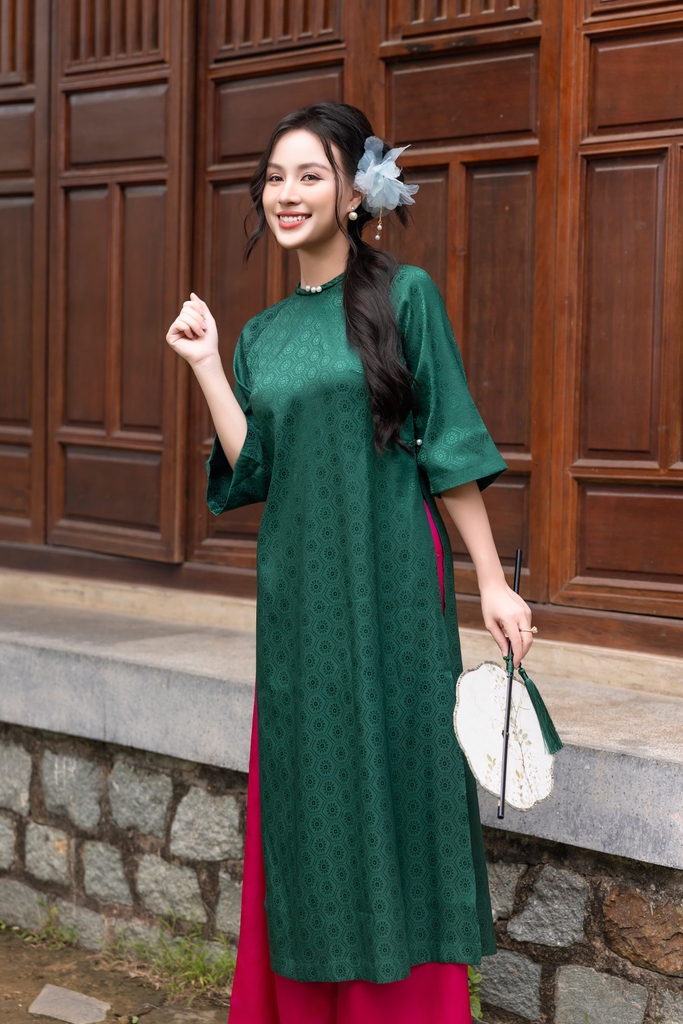 Áo Dài Thanh Yên Chất Lụa Gấm Cổ Tròn Thắt Bính Đính Ngọc Trai Swanlake Xanh lá - L12033LW01