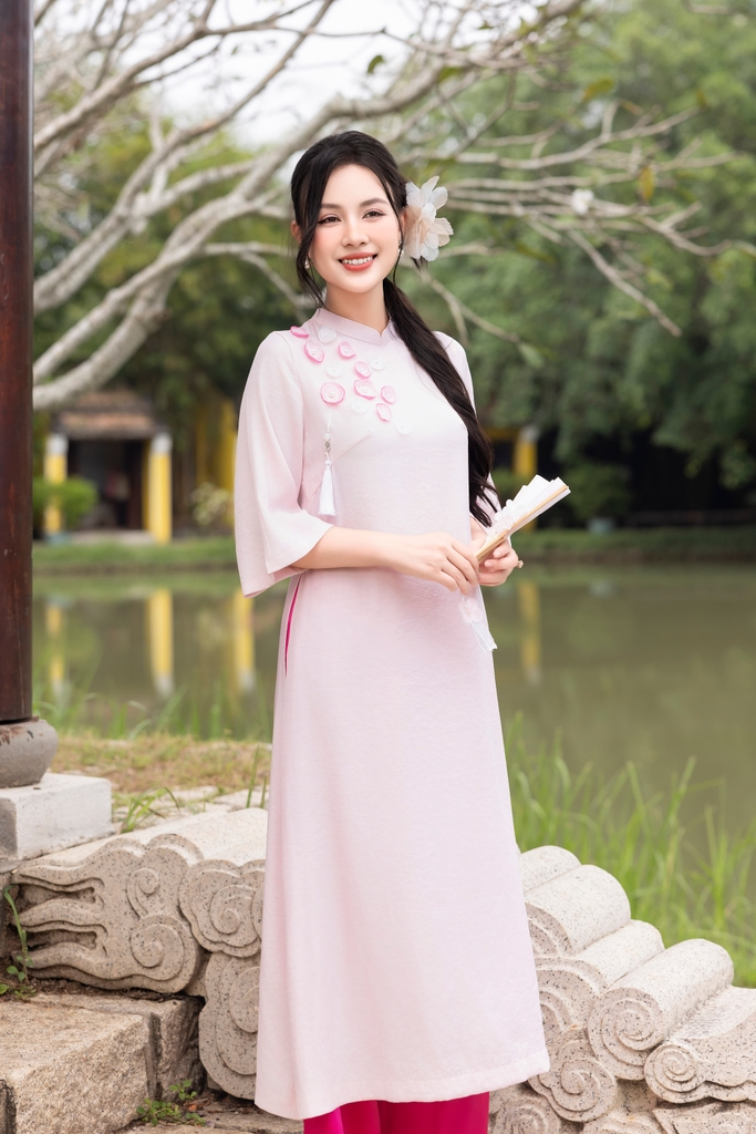 Áo Dài Ngọc Sương Chất Lụa Taffta Đính Hoa Swanlake Xanh - L12129LW01