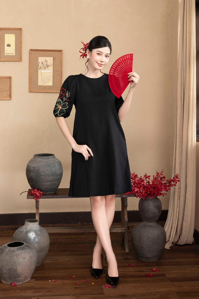 Đầm Thêu Hai Bên Cánh Tay Chất Liệu Linen Swanake - D12013LW01