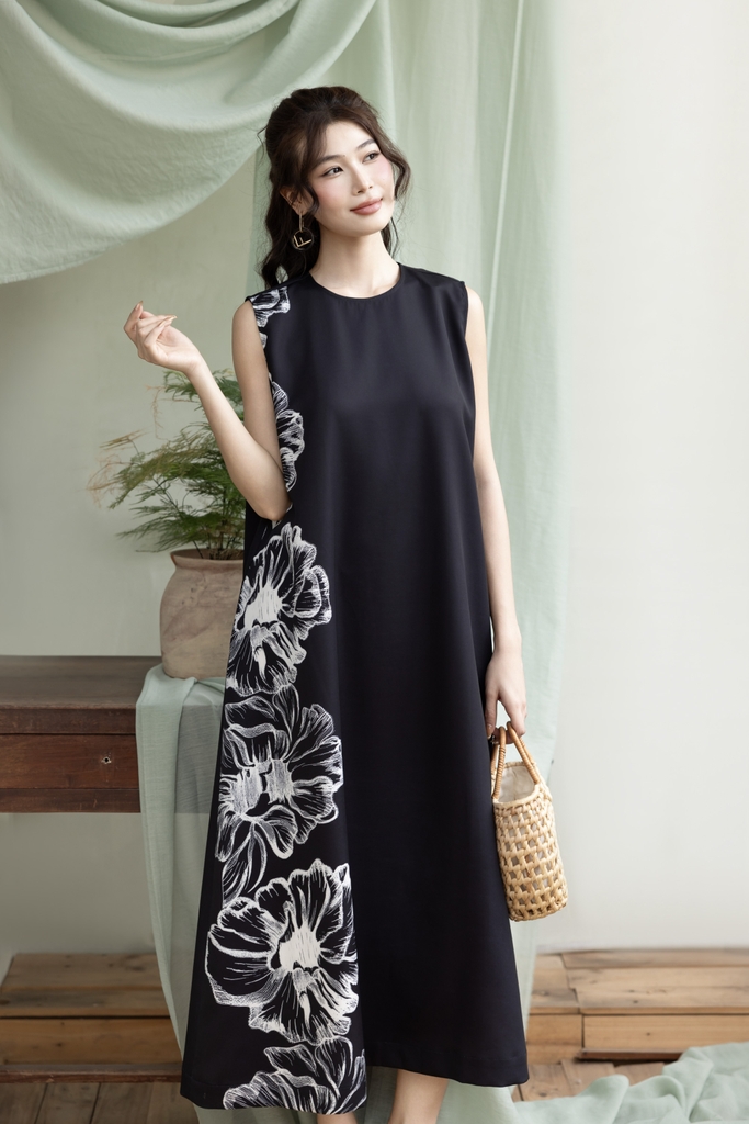Đầm Sát Nách Hoa Chất Liệu Lụa Dày Swanlake - D12095LW03