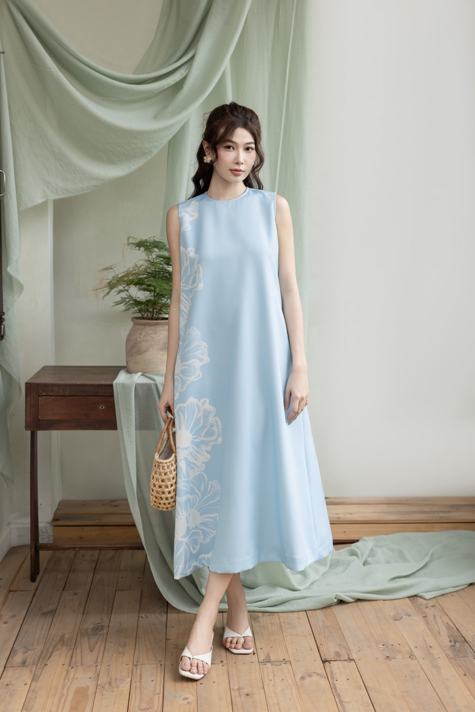 Đầm Sát Nách Hoa Chất Liệu Lụa Dày Swanlake - D12095LW03
