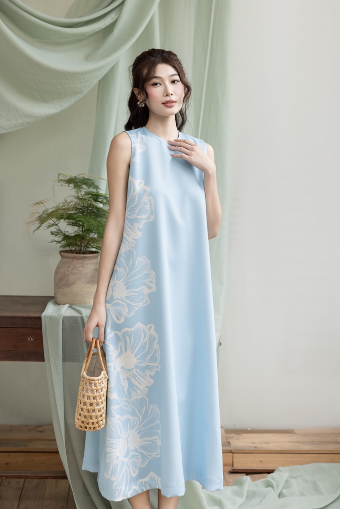 Đầm Sát Nách Hoa Chất Liệu Lụa Dày Swanlake - D12095LW03