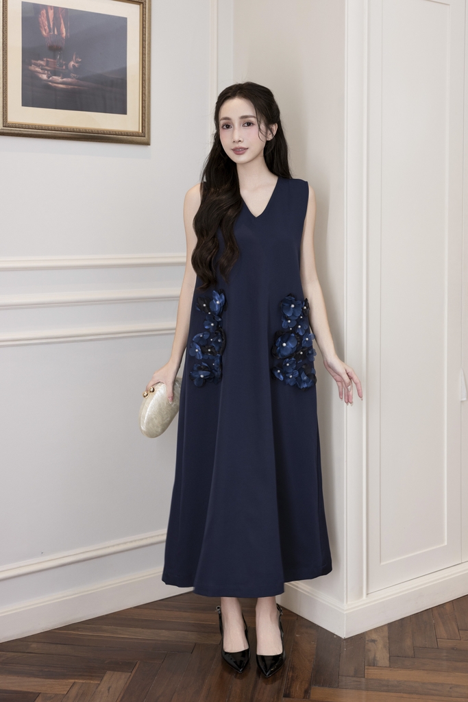 Váy Đầm Nữ Maxi Suông Sát Nách Cổ Tim Lụa Dày Đính Hoa 3D Sang Trọng Đi Tiệc - D12880LW01