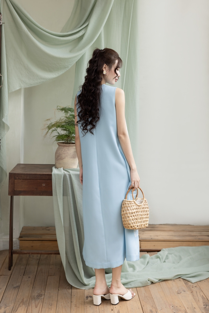 Đầm Sát Nách Hoa Chất Liệu Lụa Dày Swanlake - D12095LW03