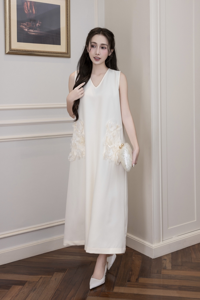 Váy Đầm Nữ Maxi Suông Sát Nách Cổ Tim Lụa Dày Đính Hoa 3D Sang Trọng Đi Tiệc - D12880LW01