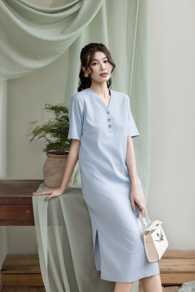 Swanlake | Váy Đầm Phom Suông Cổ Tim Chất Liệu Linen Đính Nút Hoa Kết Hạt Gỗ 3D Thủ Công - D12419LW01