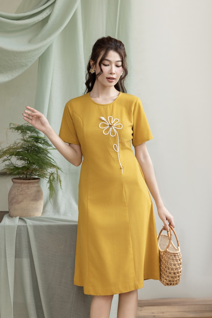 Swanlake | Váy Đầm Phom A Nhấn Eo Nhẹ Chất liệu Linen Chạy Nét Thủ Công  - D12362LW01