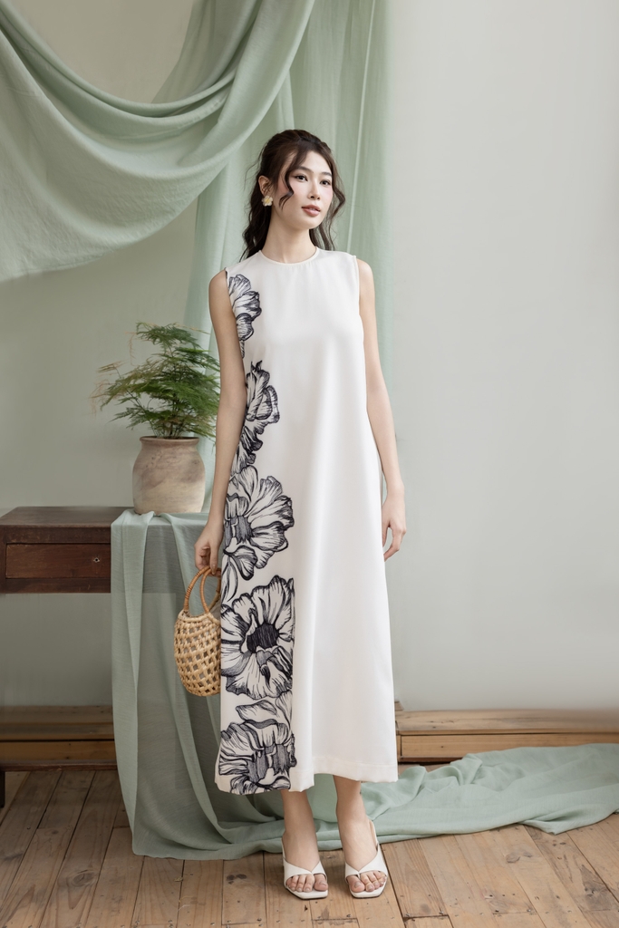 Đầm Sát Nách Hoa Chất Liệu Lụa Dày Swanlake - D12095LW03