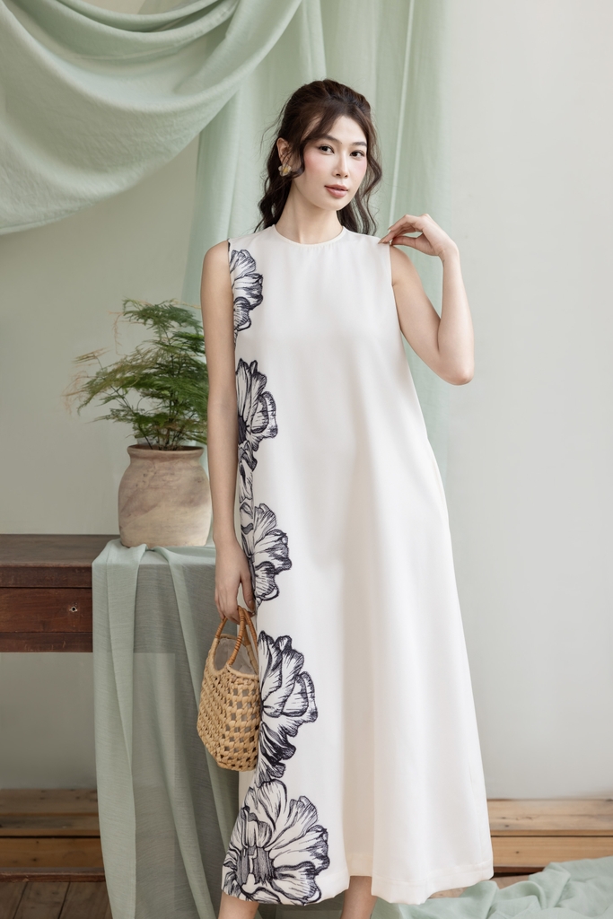 Đầm Sát Nách Hoa Chất Liệu Lụa Dày Swanlake - D12095LW03