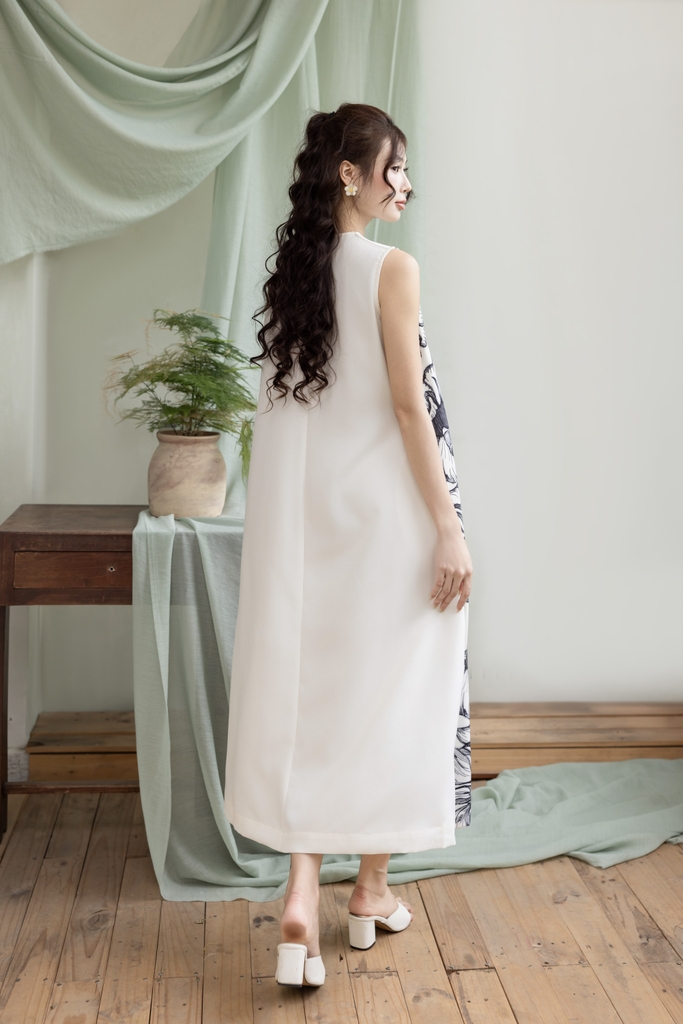 Đầm Sát Nách Hoa Chất Liệu Lụa Dày Swanlake - D12095LW03