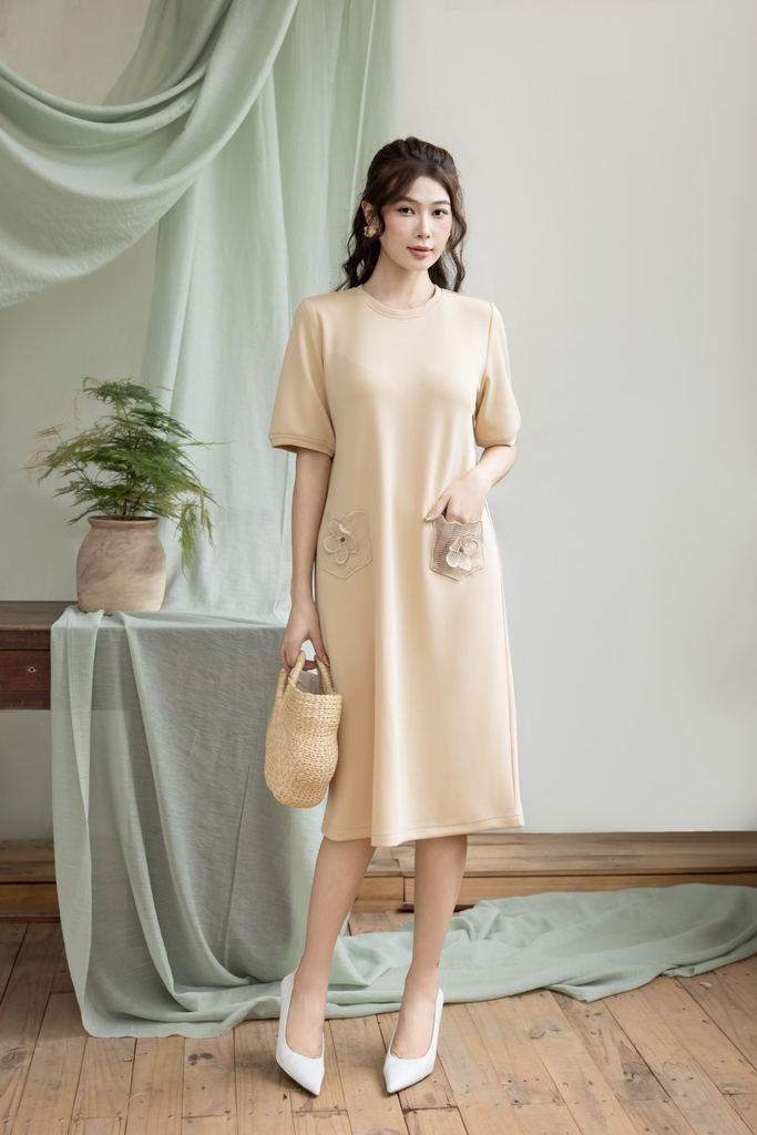 Swanlake | Váy Đầm Phom A Ngắn Chất liệu Thun Umi  Phối Túi Lưới Thêu Hoa 3D - D12252LW01
