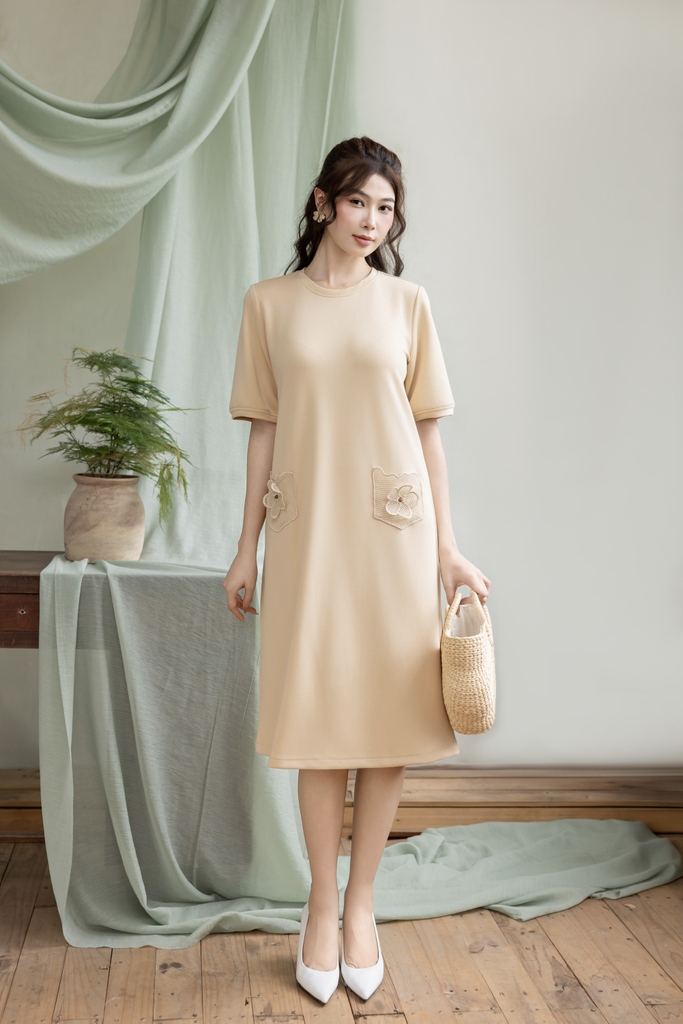 Swanlake | Váy Đầm Phom A Ngắn Chất liệu Thun Umi  Phối Túi Lưới Thêu Hoa 3D - D12252LW01