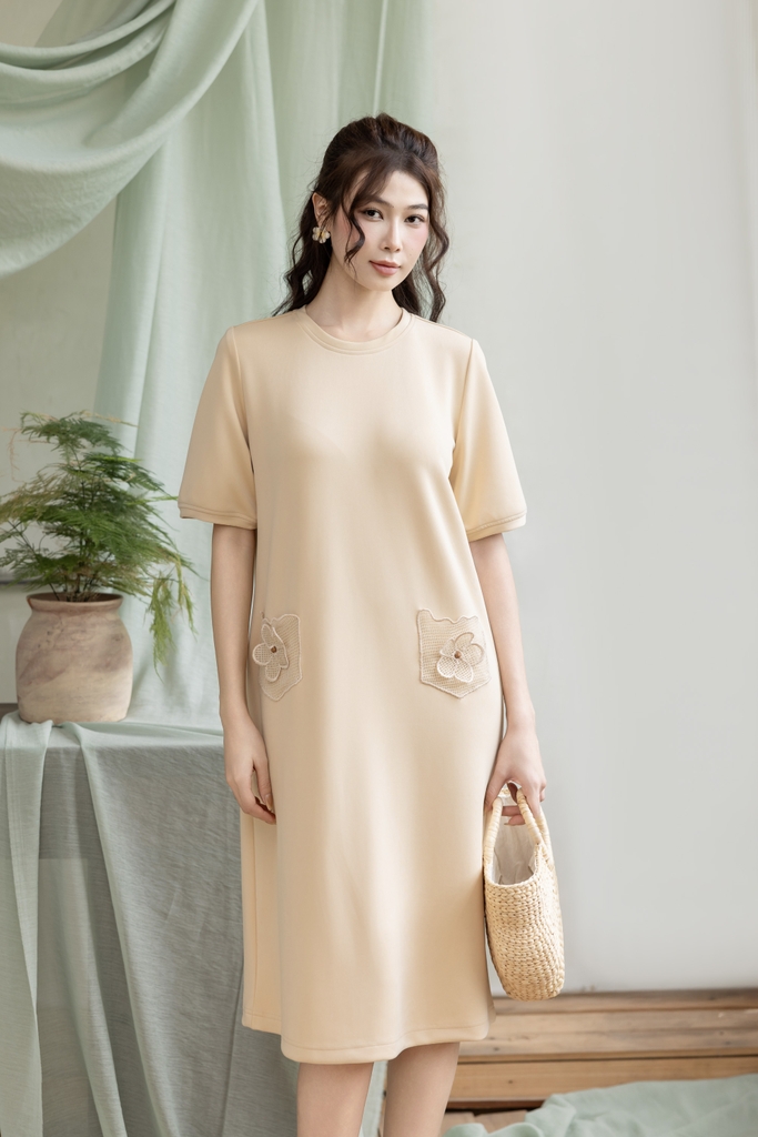 Swanlake | Váy Đầm Phom A Ngắn Chất liệu Thun Umi  Phối Túi Lưới Thêu Hoa 3D - D12252LW01