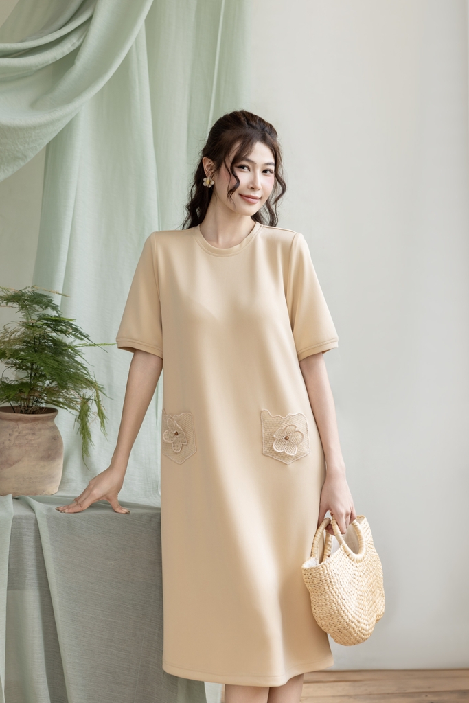Swanlake | Váy Đầm Phom A Ngắn Chất liệu Thun Umi  Phối Túi Lưới Thêu Hoa 3D - D12252LW01
