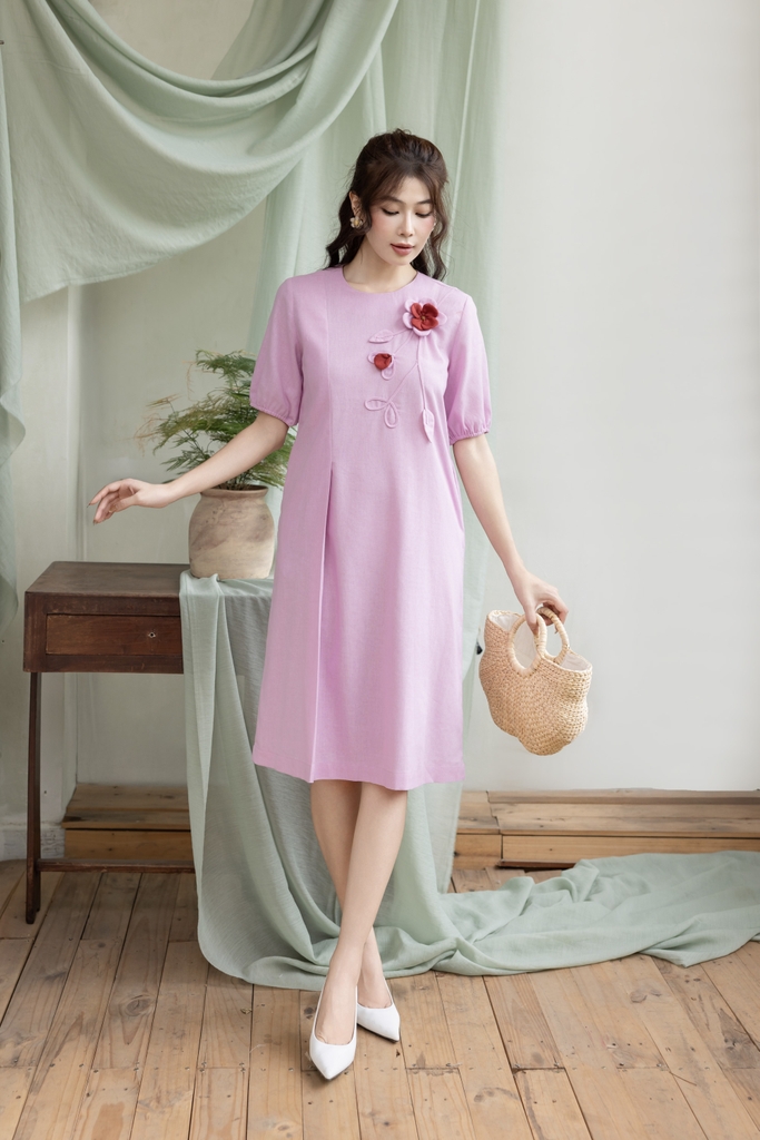 Swanlake | Váy Đầm Phom Suông Dài Qua Gối Linen Đính Hoa 3D - D12426LW01
