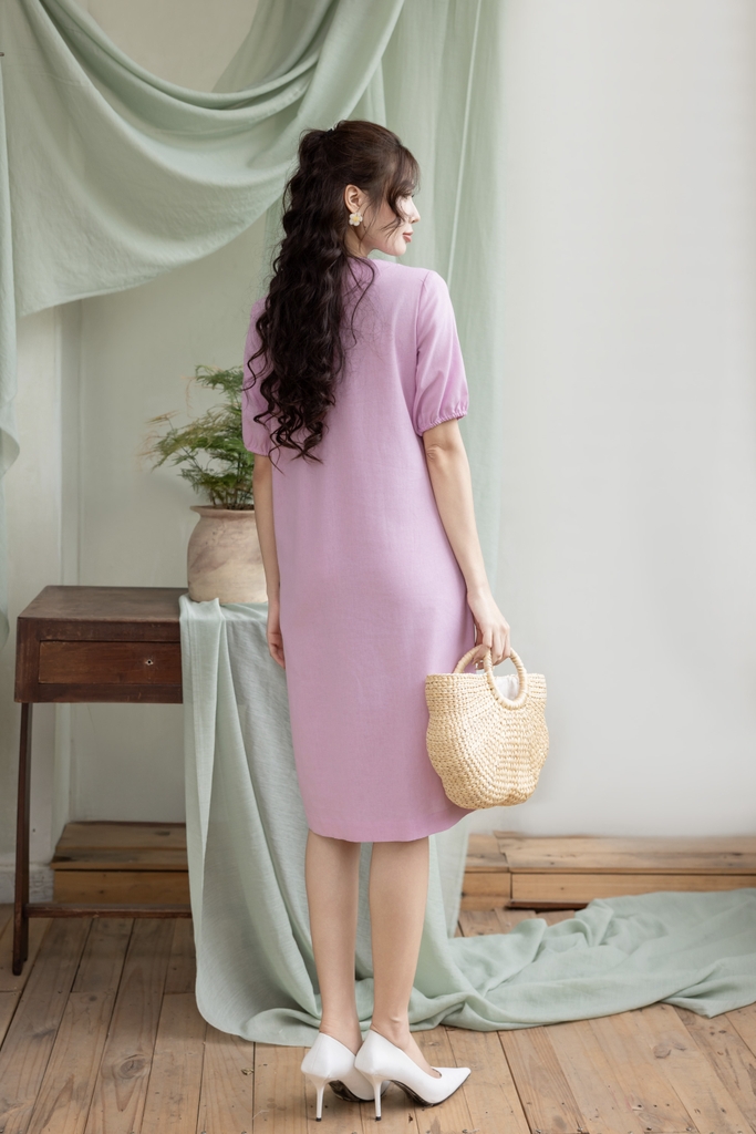 Swanlake | Váy Đầm Phom Suông Dài Qua Gối Linen Đính Hoa 3D - D12426LW01
