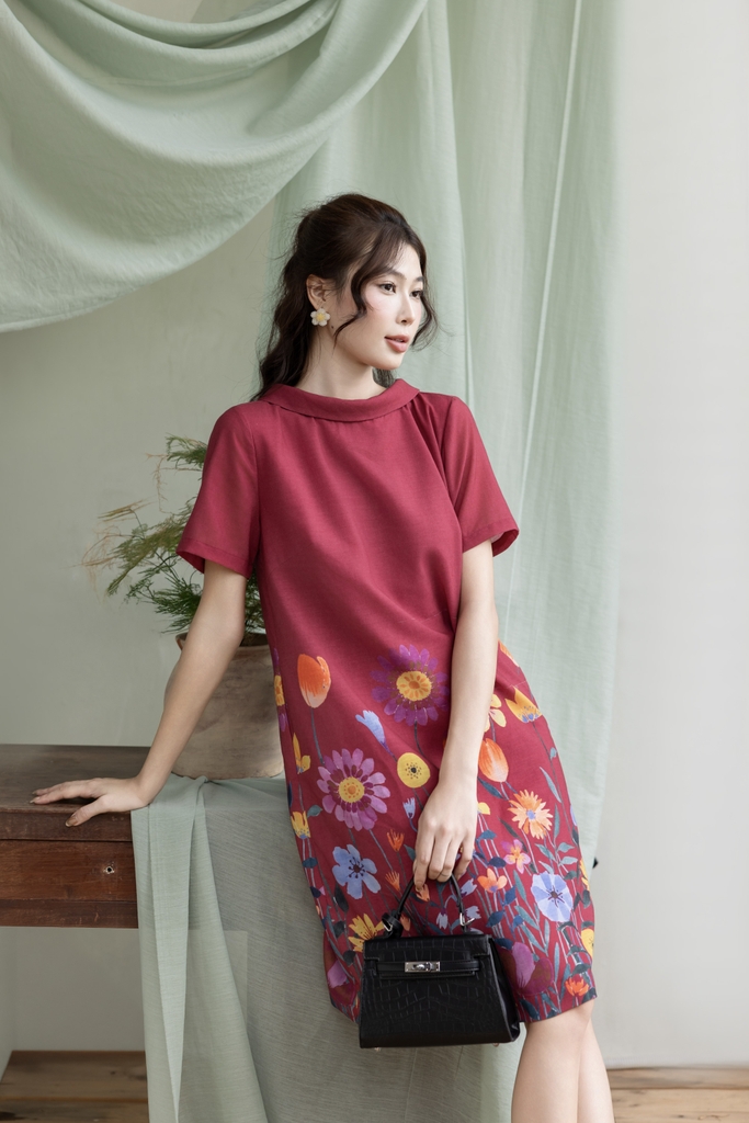 Swanlake | Váy Đầm Phom A Tay Ngắn Cổ thuyền Đính Hoa Chất liệu Linen In Hoa Chân Váy Lót thun - D12383LW01