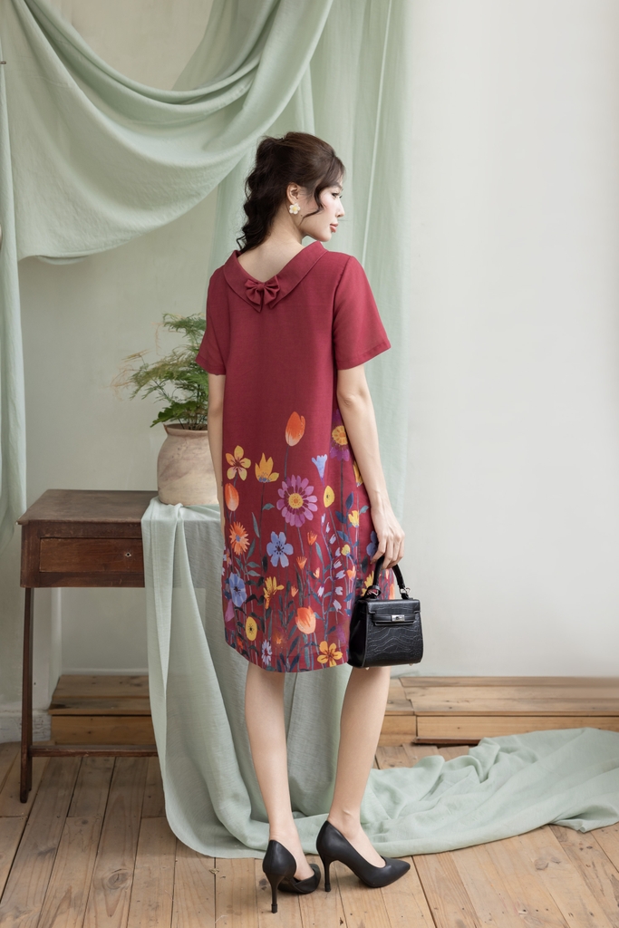Swanlake | Váy Đầm Phom A Tay Ngắn Cổ thuyền Đính Hoa Chất liệu Linen In Hoa Chân Váy Lót thun - D12383LW01