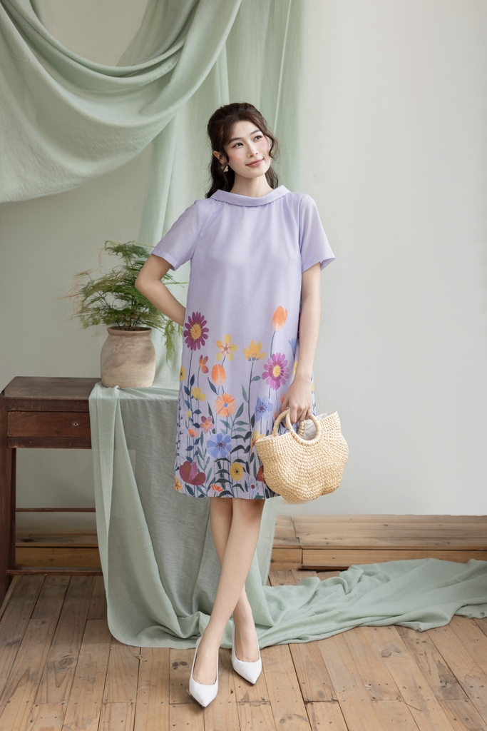 Swanlake | Váy Đầm Phom A Tay Ngắn Cổ thuyền Đính Hoa Chất liệu Linen In Hoa Chân Váy Lót thun - D12383LW01