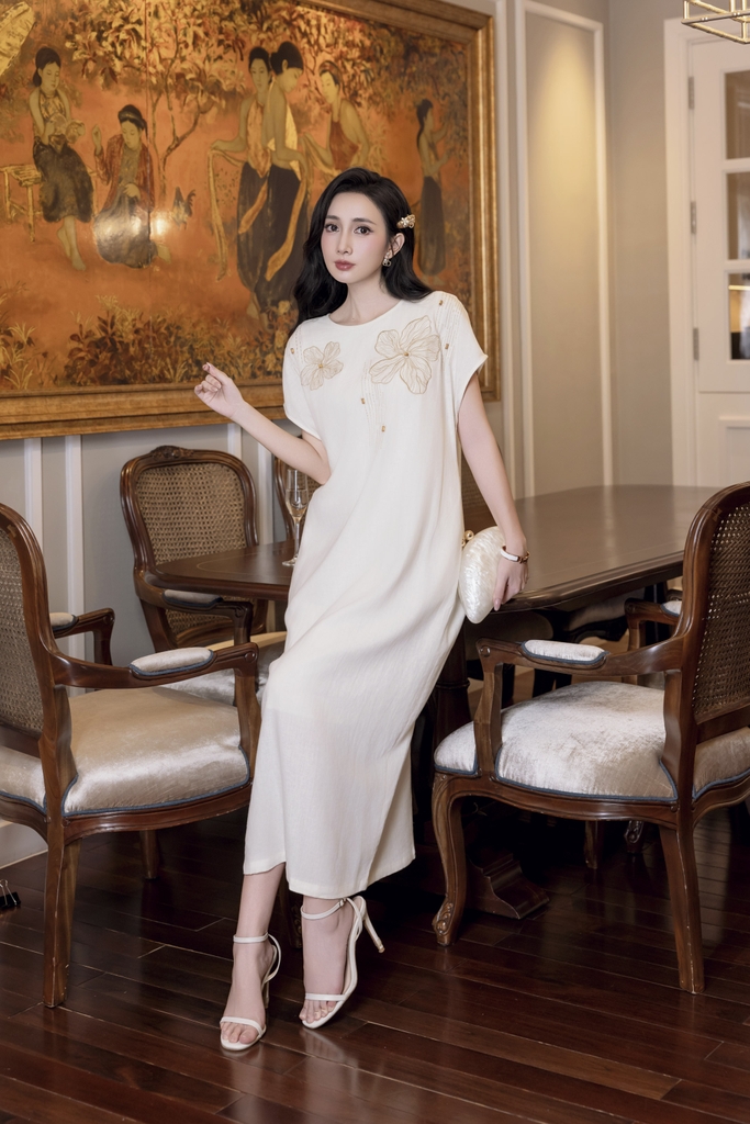 SWANLAKE | Váy Đầm Nữ Maxi Suông Linen Thêu Hoa Tay Hến Có Túi Xẻ Tà Khóa Kéo Tiệc Công Sở D12985LW01