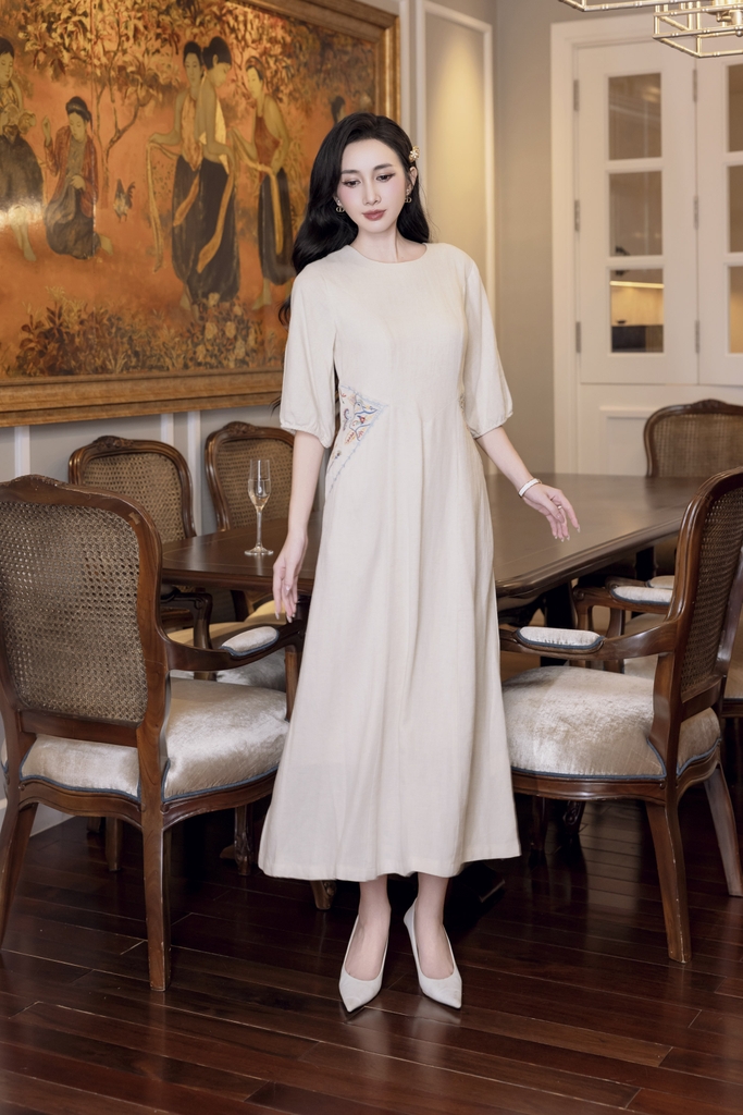 SWANLAKE | Váy Đầm Nữ Maxi Suông Vải Linen Thêu Hoa Tay Bo Chun Lỡ Chiết Eo Có Túi Công Sở D12900LW01