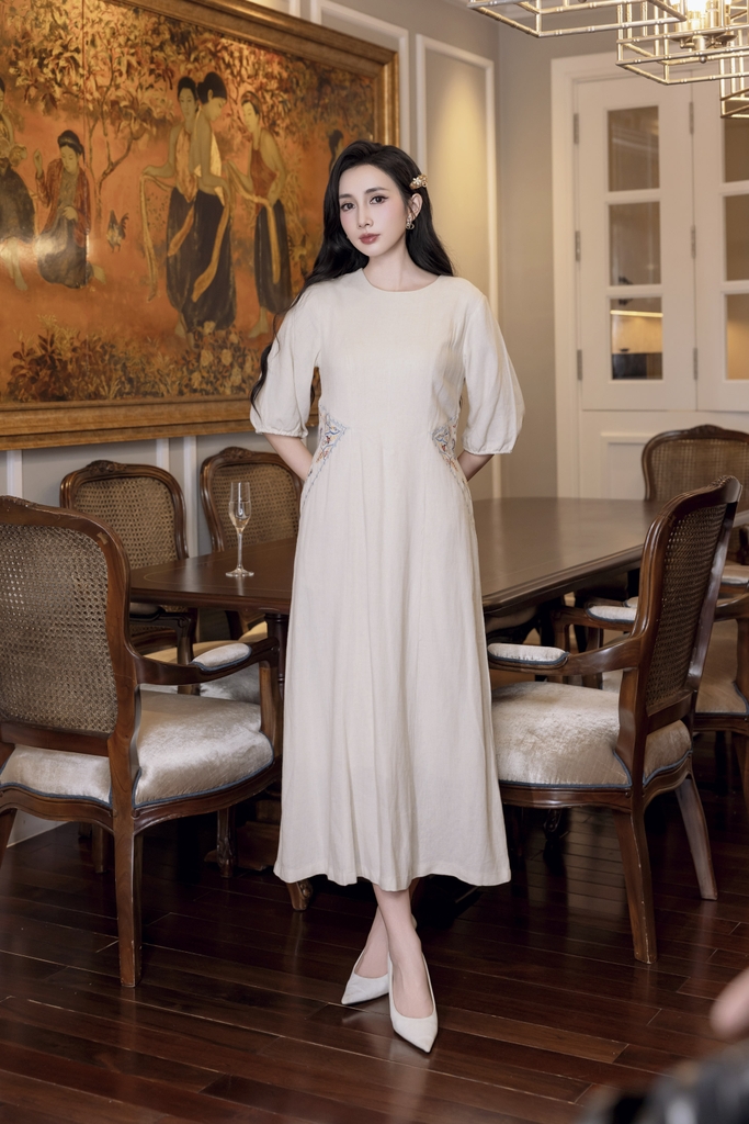 SWANLAKE | Váy Đầm Nữ Maxi Suông Vải Linen Thêu Hoa Tay Bo Chun Lỡ Chiết Eo Có Túi Công Sở D12900LW01