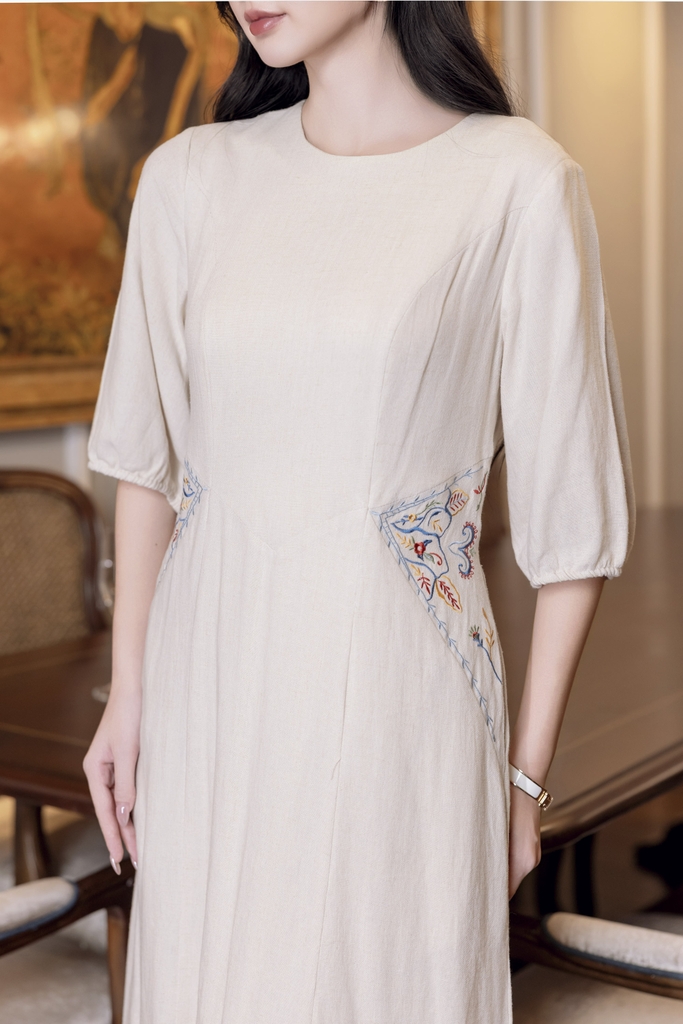 SWANLAKE | Váy Đầm Nữ Maxi Suông Vải Linen Thêu Hoa Tay Bo Chun Lỡ Chiết Eo Có Túi Công Sở D12900LW01