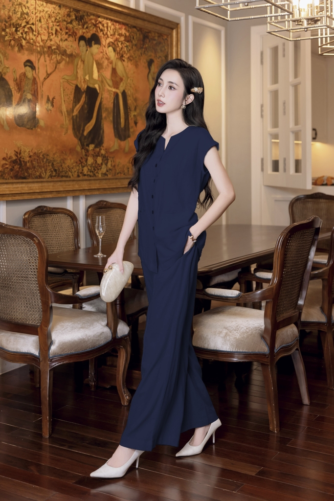 SWANLAKE | Set Bộ Linen Nữ Áo Cài Nút Gỗ Cổ Trụ Tay Hến Quần Dài Lưng Thun Cạp Cao Có Túi B12875LW01
