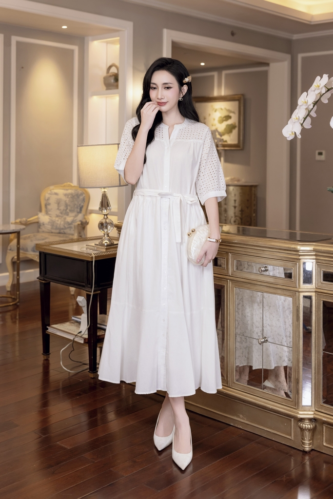 SWANLAKE | Váy Đầm Nữ Maxi Suông Cổ Trụ Cài Nút Cotton Phối Ren Dây Thắt Eo Tay Lỡ Công Sở D12821LW01