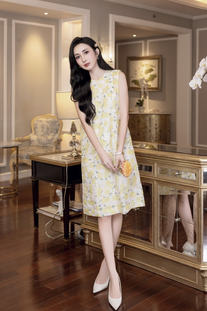 SWANLAKE | Váy Đầm Nữ Suông Sát Nách Cổ Tròn Có Túi In Hoa Hè Vải Cotton Thêu Du Lịch Biển D12876LW01