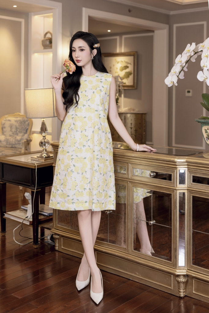 SWANLAKE | Váy Đầm Nữ Suông Sát Nách Cổ Tròn Có Túi In Hoa Hè Vải Cotton Thêu Du Lịch Biển D12876LW01