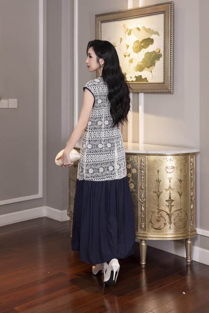 SWANLAKE | Váy Đầm Maxi Đuôi Cá Nữ Cotton Cát Phối Ren Lưới Thêu Hoa Sát Nách Tiệc Công Sở D12917LW01