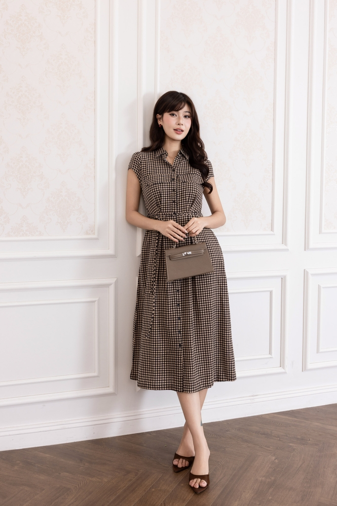SWANLAKE | Váy Đầm Nữ Sơ Mi Caro Vải Linen Tay Ngắn Chiết Eo Buộc Dây Công Sở Dạo Phố D13800LW01