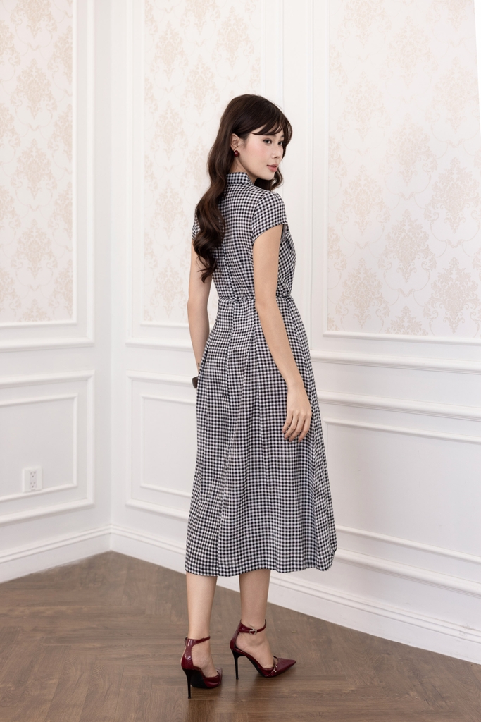 SWANLAKE | Váy Đầm Nữ Sơ Mi Caro Vải Linen Tay Ngắn Chiết Eo Buộc Dây Công Sở Dạo Phố D13800LW01