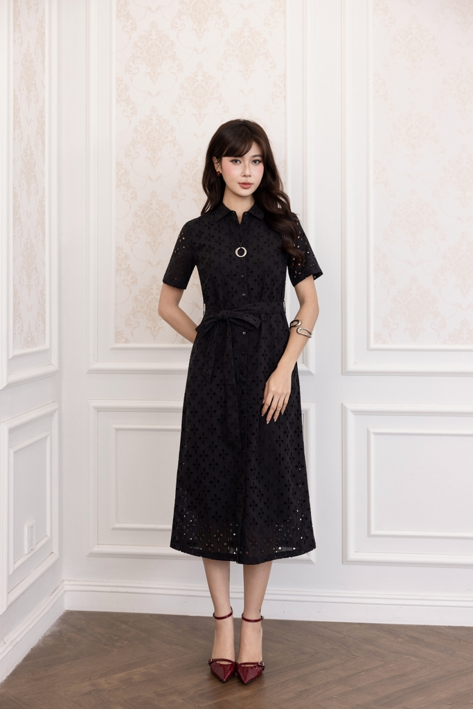 SWANLAKE | Váy Đầm Nữ Suông Vải Cotton Thêu Đục Lỗ Cổ Sơ Mi Tay Ngắn Dây Thắt Eo Công Sở D13483LW01