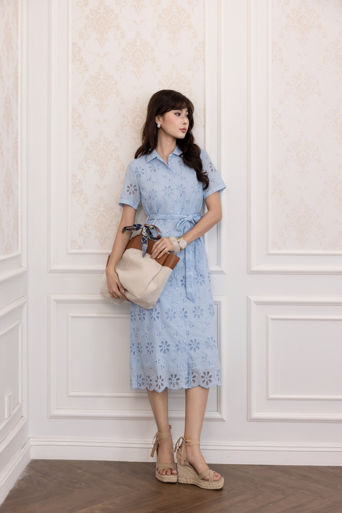 SWANLAKE | Váy Đầm Nữ Suông Vải Cotton Thêu Đục Lỗ Cổ Sơ Mi Tay Ngắn Dây Thắt Eo Công Sở D13483LW01