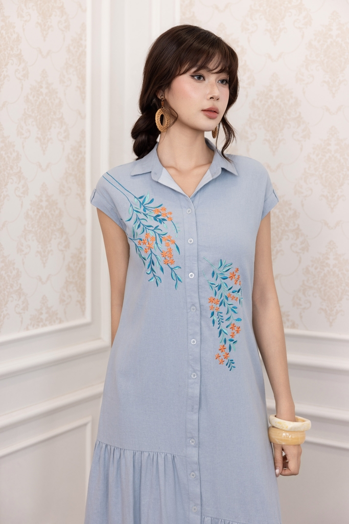 Đầm Maxi Suông Tay Hến Cổ Sơ Mi Linen Thêu Hoa D13603LW01