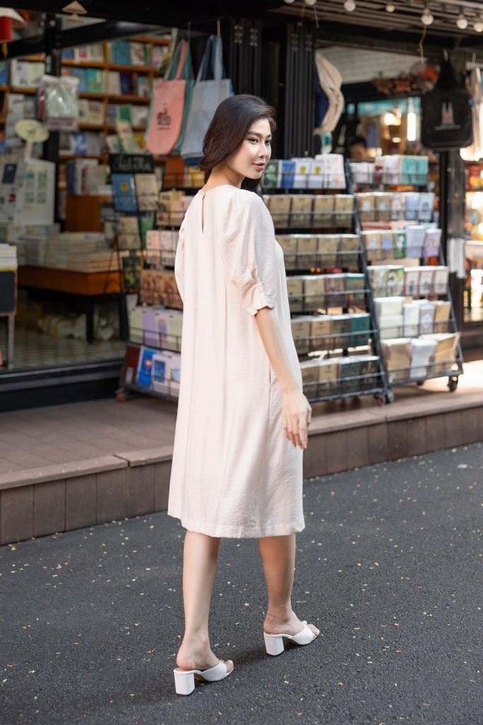Đầm Lụa Hàn Thêu Hoa Swanlake - D11706LW01