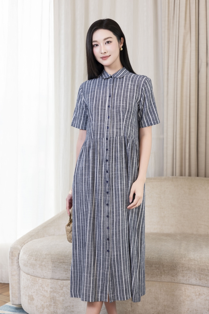 SWANLAKE | Váy Đầm Sơ Mi Nữ Midi Suông Cài Nút Sọc Dọc Nhấn Eo Xếp Ly Công Sở Linen Có Túi D12498LW02