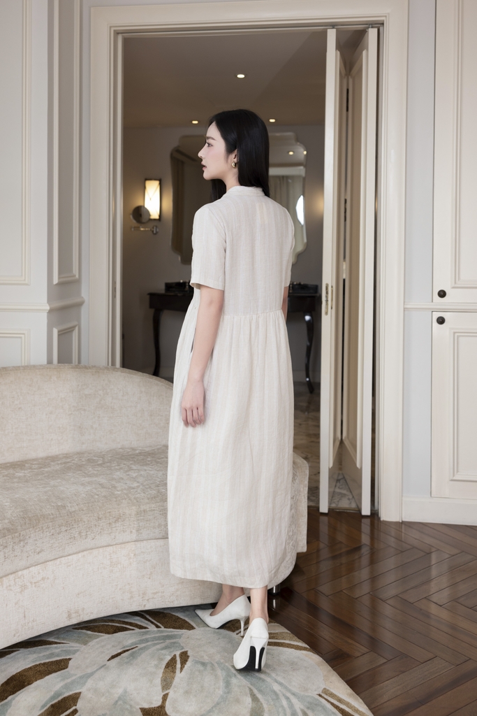 SWANLAKE | Váy Đầm Sơ Mi Nữ Midi Suông Cài Nút Sọc Dọc Nhấn Eo Xếp Ly Công Sở Linen Có Túi D12498LW02