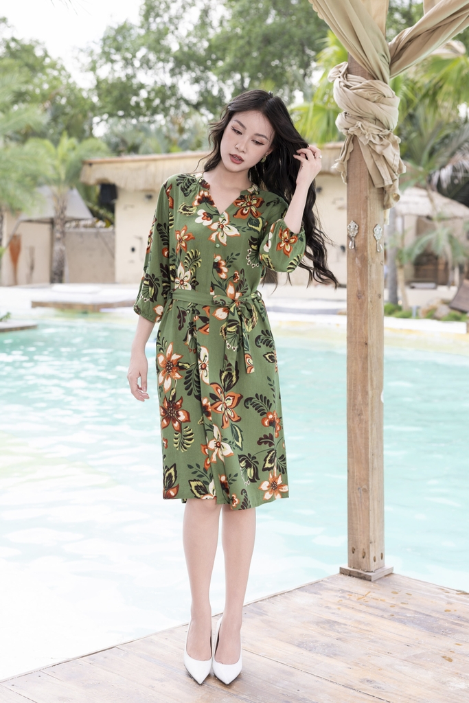 SWANLAKE | Váy Đầm Nữ Suông Dây Thắt Eo Cổ Trụ Đính Nút Vải Linen In Hoa Hè Tay Bí Lỡ Có Túi D12671LW03