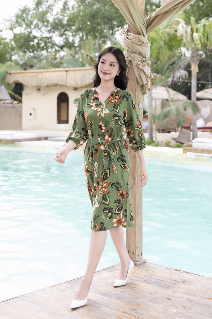 SWANLAKE | Váy Đầm Nữ Suông Dây Thắt Eo Cổ Trụ Đính Nút Vải Linen In Hoa Hè Tay Bí Lỡ Có Túi D12671LW03