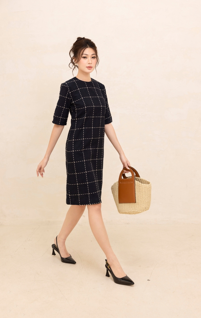 Đầm Nữ Công Sở Phom Suông Linen Nhật Hoạ Tiết Sọc Swanlake - D12184LW01
