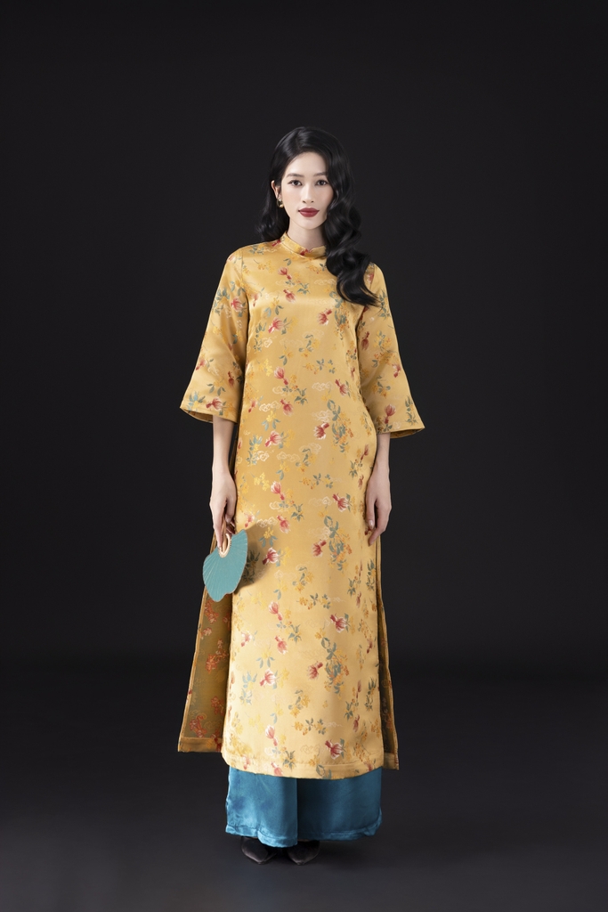 M COLLECTION | Áo Dài Tết Trung Niên Tặng Mẹ Vải Gấm Cao Cấp Cổ Trụ Dáng Suông Truyền Thống L13080LW01