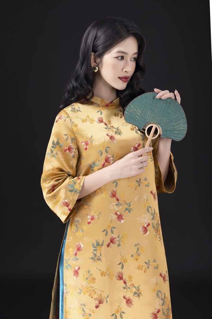 M COLLECTION | Áo Dài Tết Trung Niên Tặng Mẹ Vải Gấm Cao Cấp Cổ Trụ Dáng Suông Truyền Thống L13080LW01